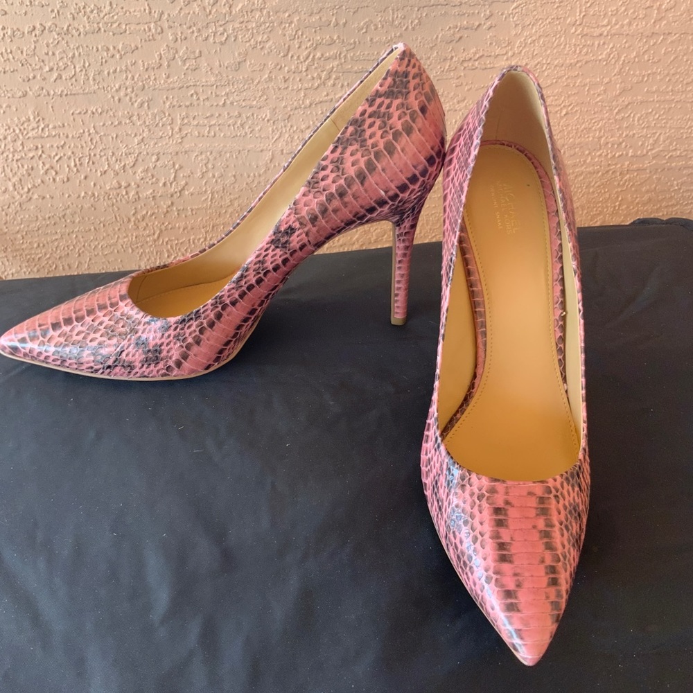 NEW Michael Kors Snakeskin 10